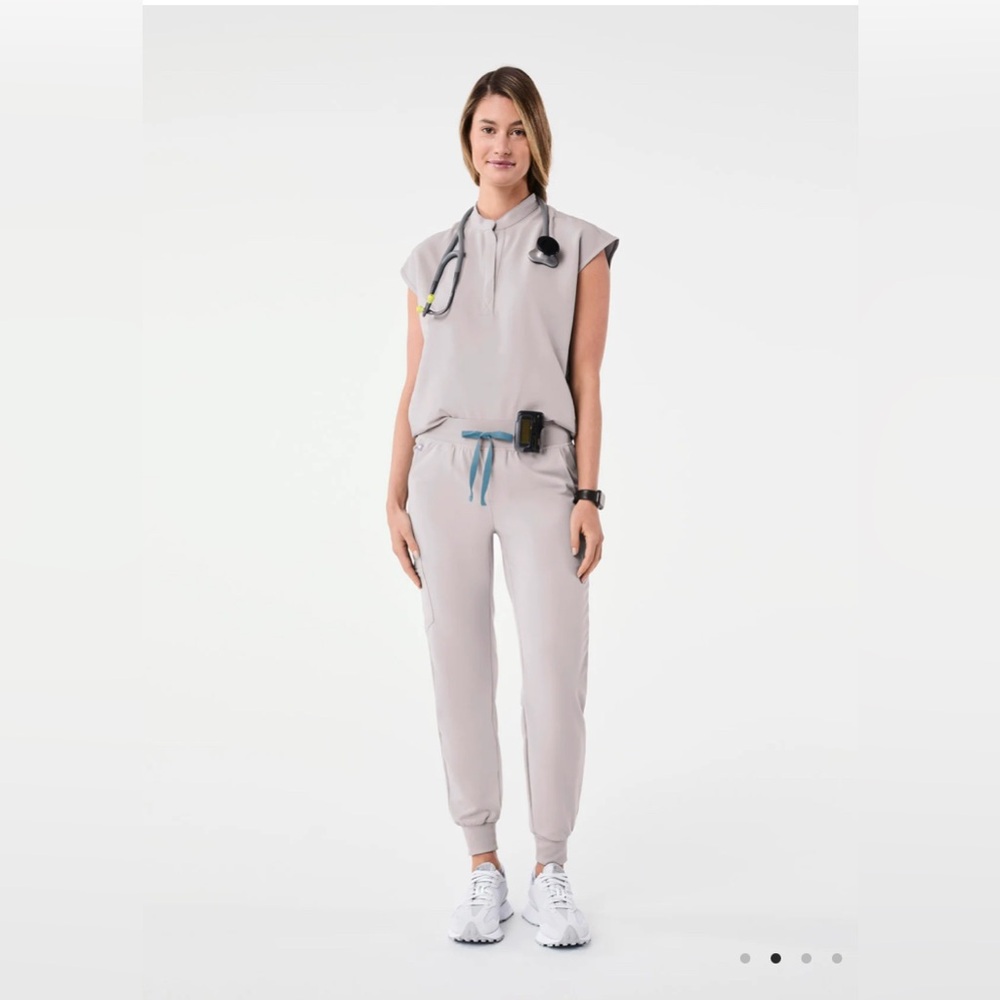 FIGS Slate - Zamora joggers XS/P and Rafaela XXS set